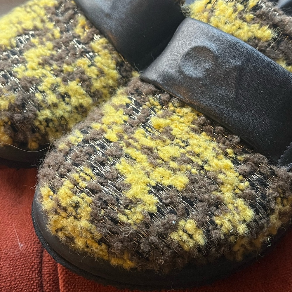 OA CLOGS - Picture 4 of 4